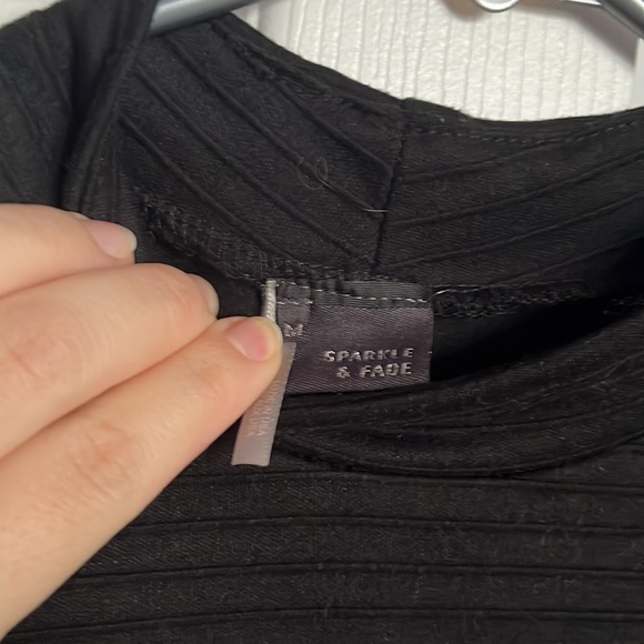 Sparkle and Fade crop top - Picture 2 of 4